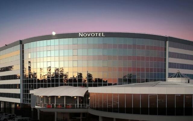 Novotel Sydney West HQ Hotel