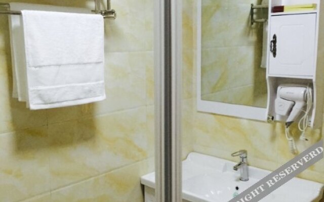 Yucheng Motel