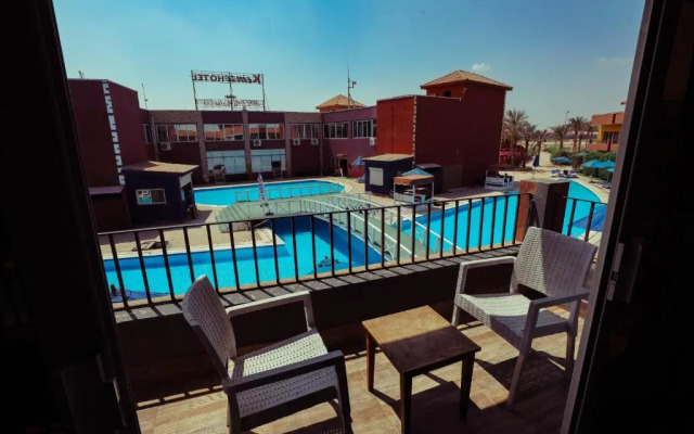 Byoot Bay Hotel & Resort