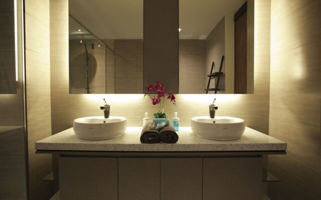 Expressionz Professional Suites By De Space