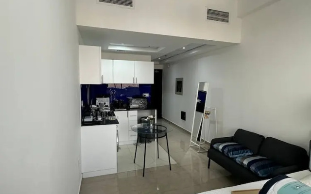Studio In Jvc