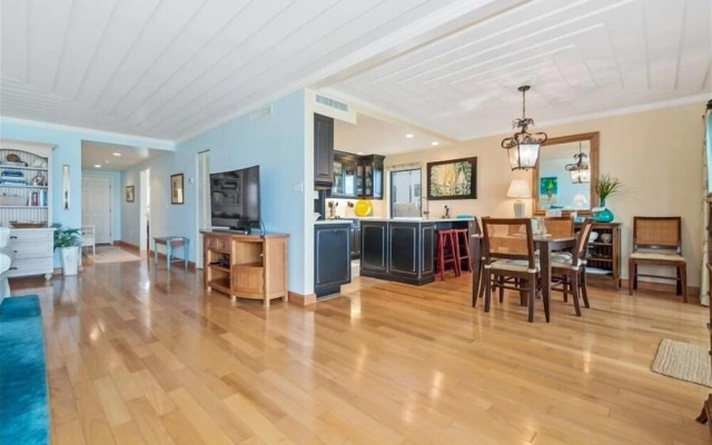 Sea Oats 111 2 Bedroom Condo by RedAwning