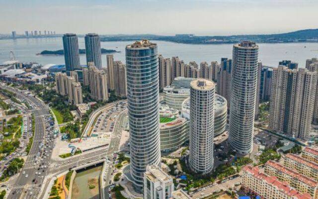 Vienna Classic Hotel (Qingdao Golden Beach Wuyue Plaza)