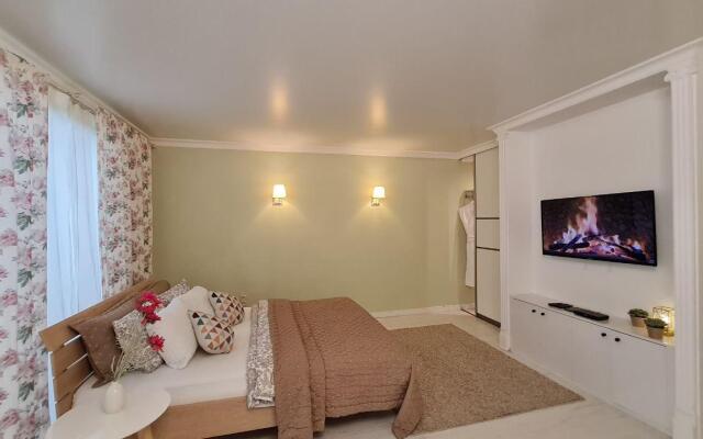 Sutki26 on Kuznechnaya Street