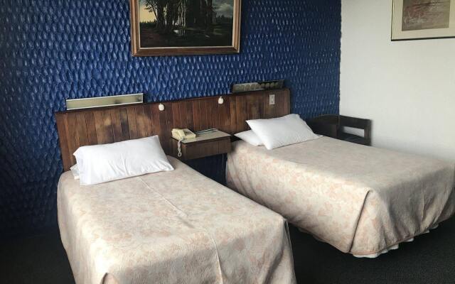 Savoy Inn