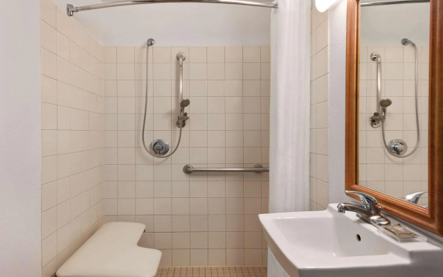 Country Inn & Suites by Radisson, Eagan, MN