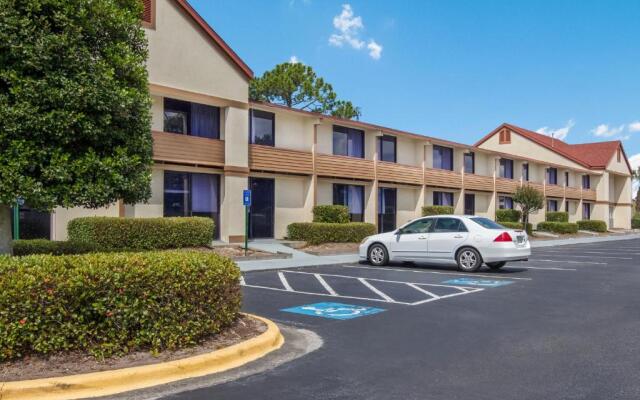 Red Roof Inn & Suites Brunswick I-95