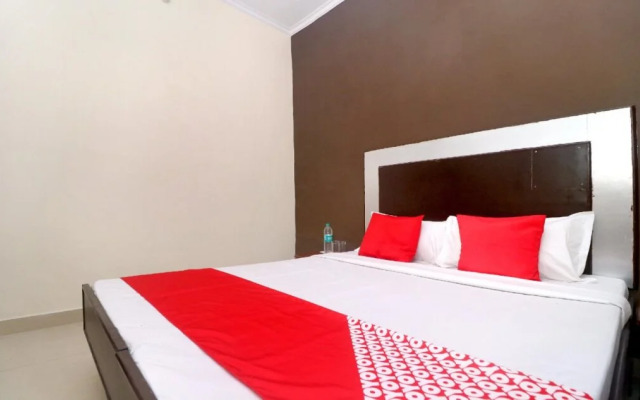 OYO 19355 Blessing Guest House