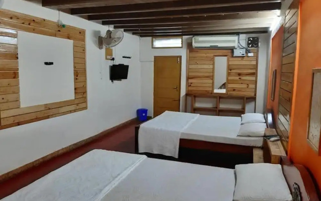 Room in Lodge - Room in Royal Cottage, Anaimalai