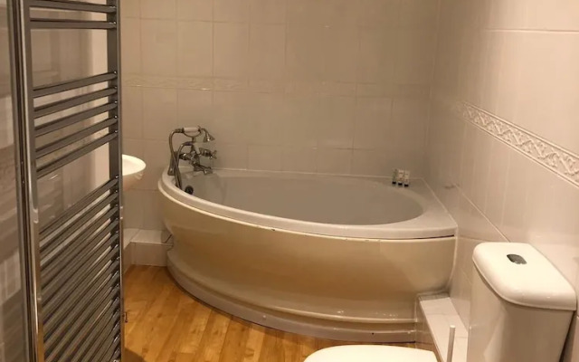 Beach House - Penthouse 3 Bed Apartment
