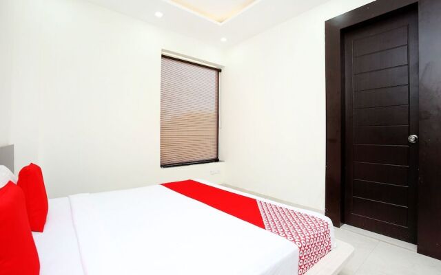Oyo 40417 Hotel Grand Taj