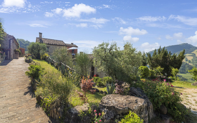 Beautiful studio in Monte San Martino surrounded by nature
