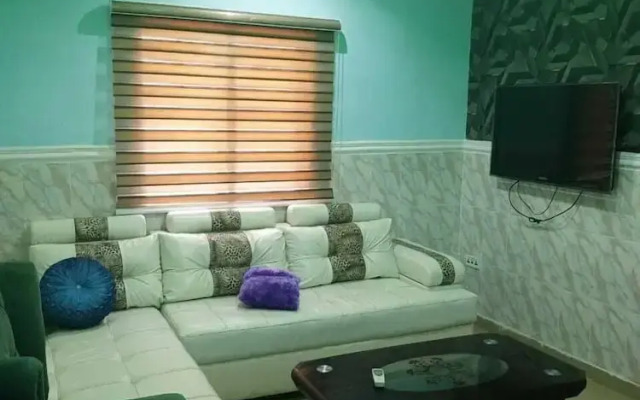 Royal Moon Hotel & Suites