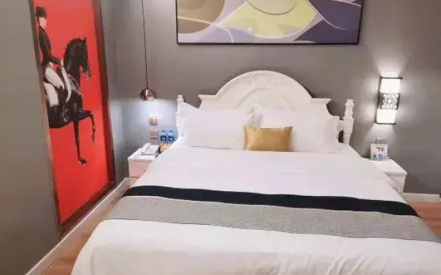 Jiatai Chain Business Hotel (Zhuanghe High-speed Railway Station)
