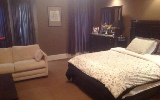 Meridian Manor Bed and Breakfast