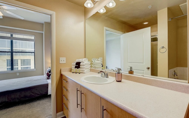 FRONTDESK Oakwood Residence Apts Uptown Dallas