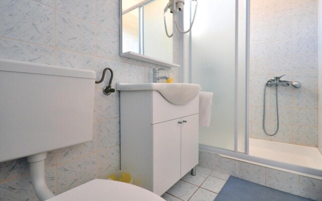 Awesome Apartment in Lokva Rogoznica With 2 Bedrooms