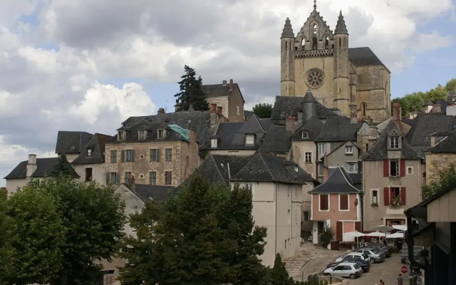 Au calme sur les hauteurs de Terrasson