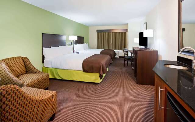 AmericInn by Wyndham DeWitt