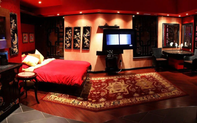 Mariaggi's Theme Suite Hotel & Spa
