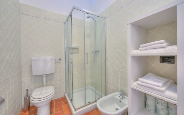 La Dolce Vita Pied Dans L' Eau