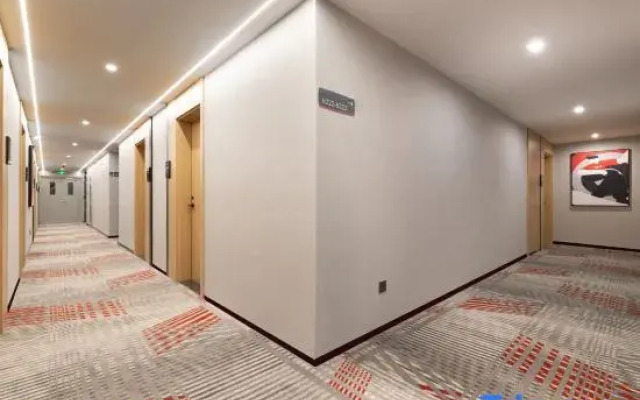 Junyi Hotel (Beijing Summer Palace)