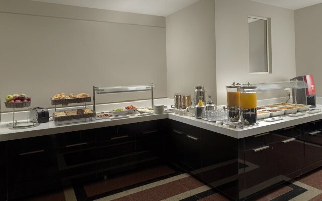 Holiday Suites