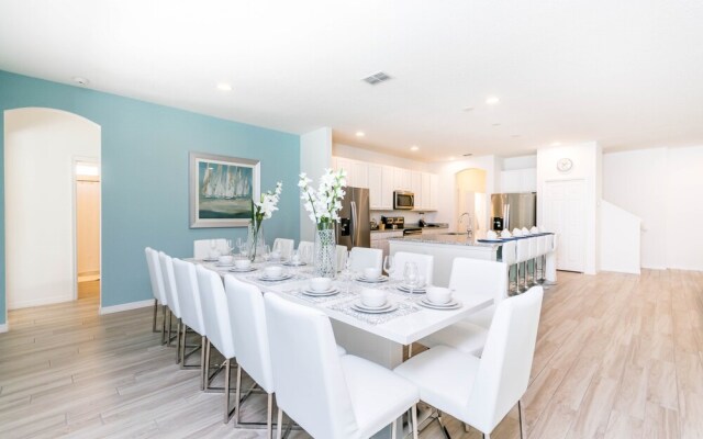 Solterra - 6112 Broad Oak Drive