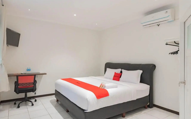 RedDoorz Plus @ Pakuan Residence Tajur