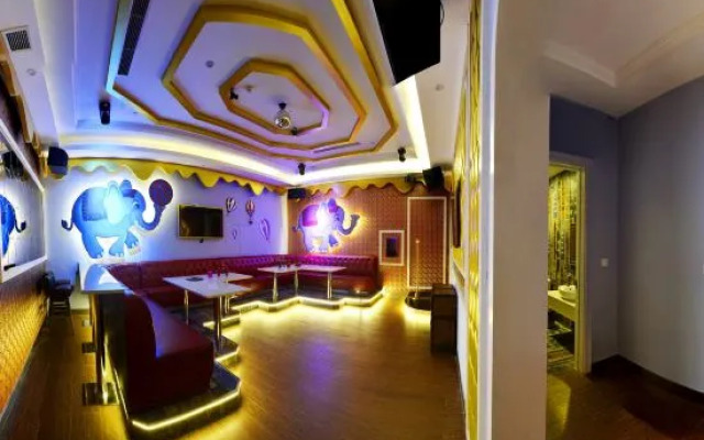 Knight's Hotel Europark Resort