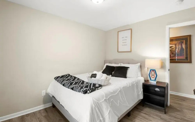 1087 Windsor