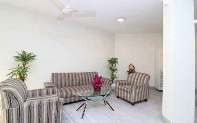The Central Palm Hotel by OYO Rooms