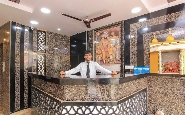 Collection O 15597 Hotel Khalsa Inn