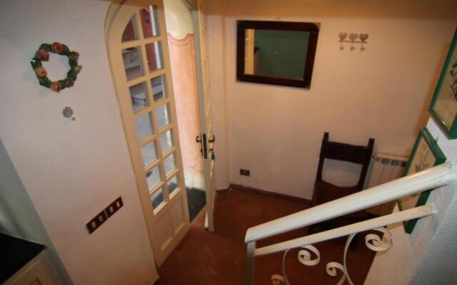 Five Lands Pink Cottage