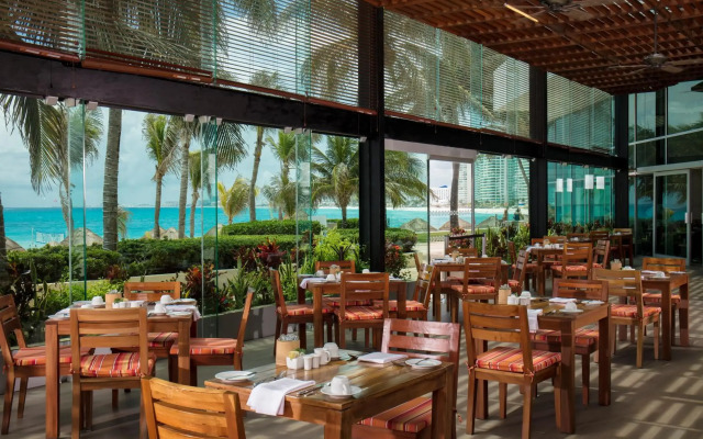 Altitude at Krystal Grand Cancun - All inclusive