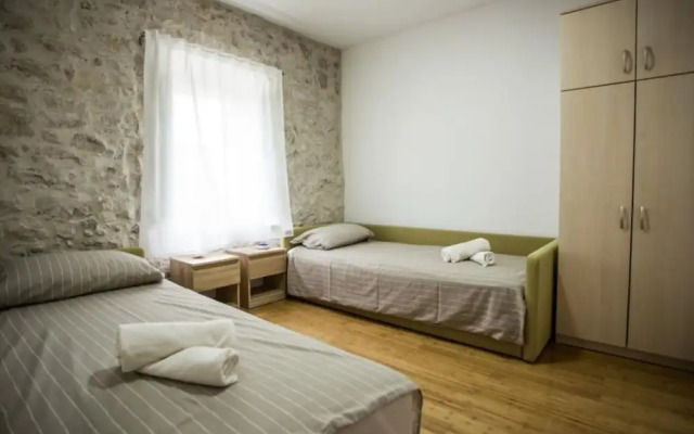 Apartments Stone House Murter