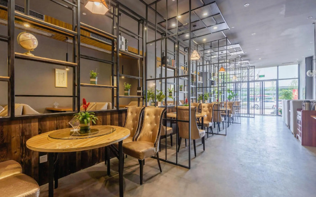 Meikai International Hotel (Hangzhou West Station Zheyi Hospital Branch)