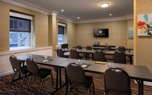 Executive Hotel Pacific