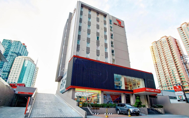 Red Planet Makati Amorsolo