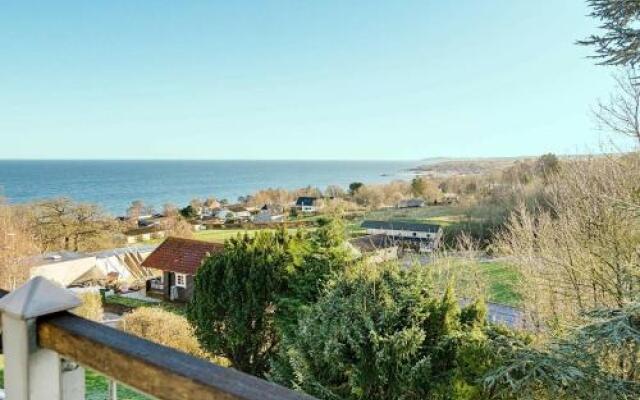 Three-Bedroom Holiday home in Allinge 3