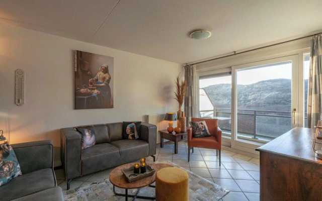Beachside Apartment With Balcony