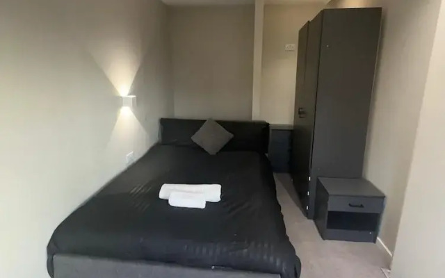 O M Luxurious Apartments