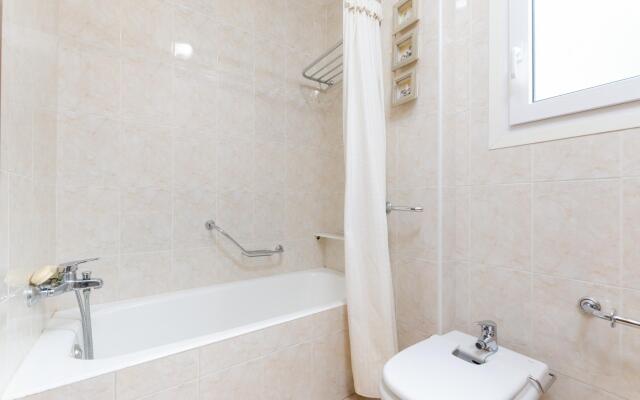 M&M - Apartment with sea views in Portocolom. Free WiFi