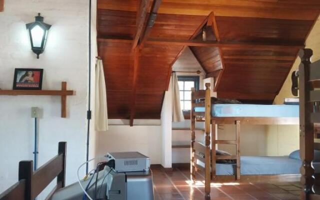 Passa Quatro- CASA INTEIRA RUSTICA para até 9 pessoas