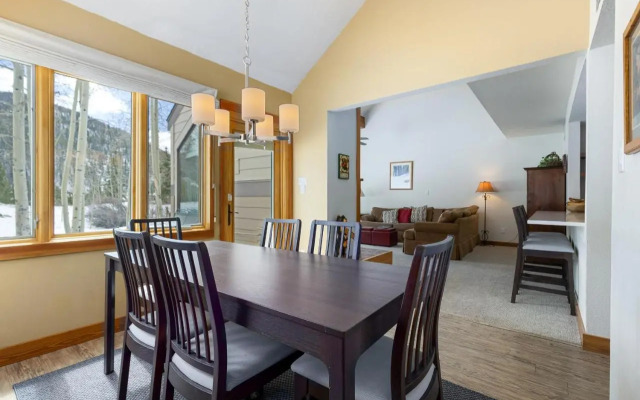 1610 Quicksilver Condo