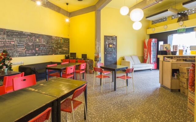 The Hive Singapore Hostel