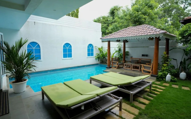 Villa Bauhinia - 5bhk With Pool 10 Mins to Beach