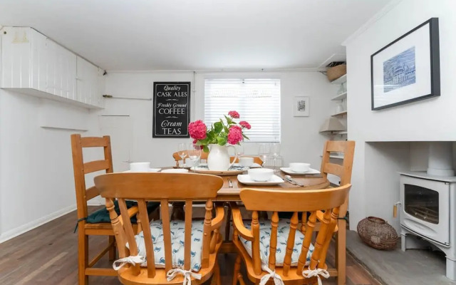Host Stay Centurion House