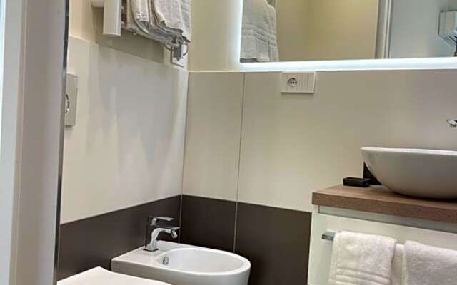 18 Dante Luxury Suites