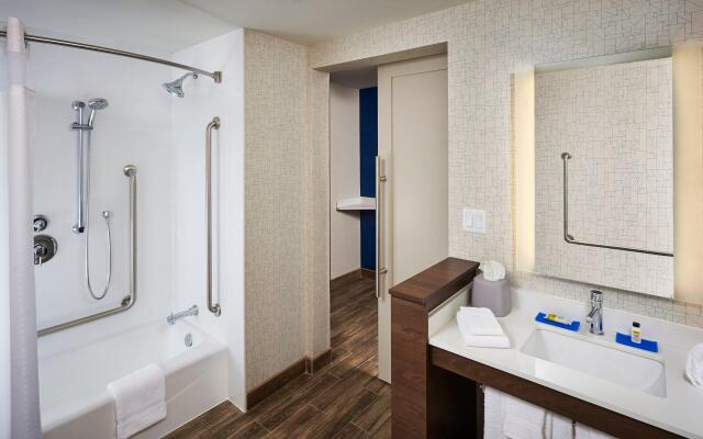 Holiday Inn Express Niagara-On-The-Lake by IHG